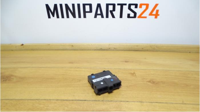 Gebruikte Stroomverdeler Mini Mini (R56) 1.6 16V Cooper S Prijs € 11,90 Inclusief btw aangeboden door Miniparts24
