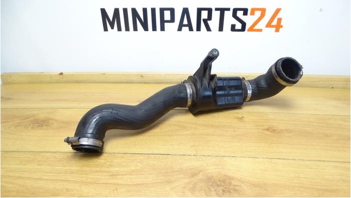 Gebruikte Intercooler Slang Mini Mini (R56) 1.6 16V Cooper S Prijs € 35,70 Inclusief btw aangeboden door Miniparts24
