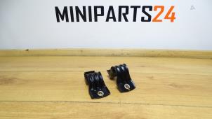 Gebruikte Scharnier Achterklep Mini Mini Cooper S (R53) 1.6 16V Prijs € 59,50 Inclusief btw aangeboden door Miniparts24 - Miniteile24 GbR
