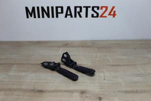 Gebruikte Achterklep Scharnier Mini Cooper S Prijs € 35,70 Inclusief btw aangeboden door Miniparts24 - Miniteile24 GbR