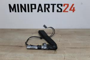 Gebruikte Gordelspanner links Mini Mini (R56) 1.4 16V One Prijs € 77,35 Inclusief btw aangeboden door Miniparts24 - Miniteile24 GbR