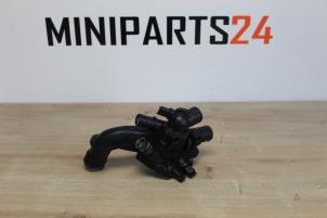 Gebruikte Thermostaathuis Mini Mini (R56) 1.4 16V One Prijs € 29,75 Inclusief btw aangeboden door Miniparts24 - Miniteile24 GbR