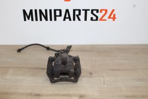 Gebruikte Remzadel links-achter Mini Mini (F56) 1.2 12V One Prijs € 71,40 Inclusief btw aangeboden door Miniparts24 - Miniteile24 GbR
