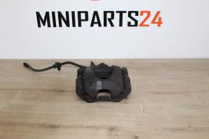 Gebruikte Remzadel rechts-voor Mini Mini (F56) 1.2 12V One Prijs € 59,50 Inclusief btw aangeboden door Miniparts24 - Miniteile24 GbR