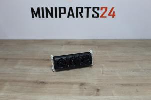 Gebruikte Bedieningspaneel Airco Mini Mini Cooper S (R53) 1.6 16V Prijs € 35,70 Inclusief btw aangeboden door Miniparts24 - Miniteile24 GbR
