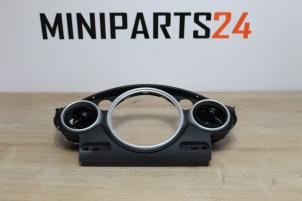Gebruikte Dashboard sierlijst Mini Cooper S Prijs € 35,70 Inclusief btw aangeboden door Miniparts24 - Miniteile24 GbR