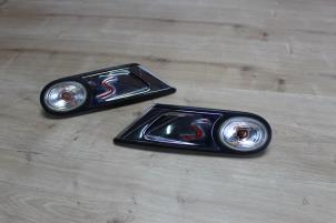 Gebruikte Knipperlicht Scherm links-voor Mini Mini (R56) 1.6 16V Cooper S Prijs € 89,25 Inclusief btw aangeboden door Miniparts24 - Miniteile24 GbR