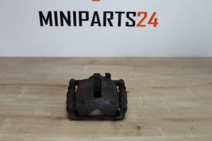 Gebruikte Remzadel links-voor Mini Mini (R56) 1.4 16V One Prijs € 41,65 Inclusief btw aangeboden door Miniparts24 - Miniteile24 GbR
