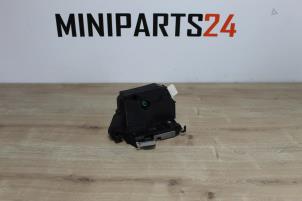 Gebruikte Portierslot Mechaniek 2deurs rechts Mini Cooper S Prijs € 113,05 Inclusief btw aangeboden door Miniparts24 - Miniteile24 GbR