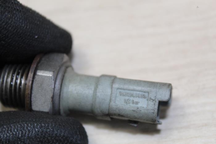 Oliedruk sensor van een MINI Mini (R56) 1.6 16V John Cooper Works 2009