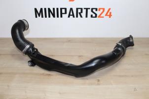 Gebruikte Luchtinlaat slang Mini Mini Open (R57) 1.6 16V Cooper S Prijs € 77,35 Inclusief btw aangeboden door Miniparts24 - Miniteile24 GbR