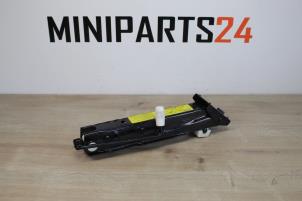 Gebruikte Krik Mini Countryman (R60) 1.6 16V Cooper Prijs € 35,70 Inclusief btw aangeboden door Miniparts24 - Miniteile24 GbR