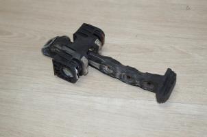 Gebruikte Deurvanger 2Deurs rechts Mini Mini (R56) 1.6 16V Cooper Prijs € 16,66 Inclusief btw aangeboden door Miniparts24 - Miniteile24 GbR