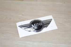 Nieuwe Embleem Mini Mini (R56) 1.6 16V Cooper Prijs € 53,55 Inclusief btw aangeboden door Miniparts24 - Miniteile24 GbR
