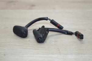 Gebruikte Ruitensproeier voor Mini Mini (R56) 1.6 Cooper D 16V Prijs € 41,65 Inclusief btw aangeboden door Miniparts24 - Miniteile24 GbR