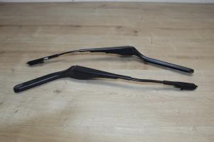 Gebruikte Ruitenwisserarm voor Mini Countryman (R60) 1.6 16V John Cooper Works Prijs € 29,75 Inclusief btw aangeboden door Miniparts24 - Miniteile24 GbR