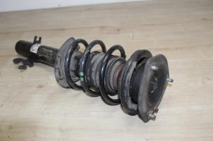 Gebruikte Schokdemper links-voor Mini Mini (R56) 1.6 16V Cooper Prijs € 35,70 Inclusief btw aangeboden door Miniparts24 - Miniteile24 GbR