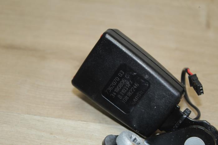 Gordelspanner rechts achter van een MINI Mini (F56) 2.0 16V Cooper S 2014