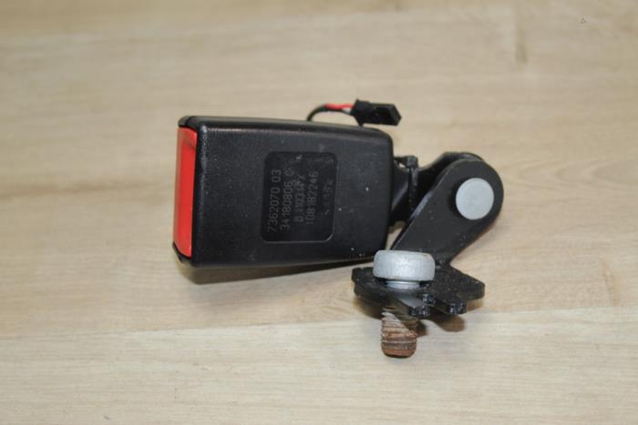 Gordelspanner rechts achter van een MINI Mini (F56) 2.0 16V Cooper S 2014