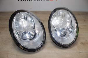Gebruikte Koplampset links + rechts BMW Mini One/Cooper (R50) 1.6 16V Cooper Prijs € 119,00 Inclusief btw aangeboden door Miniparts24 - Miniteile24 GbR