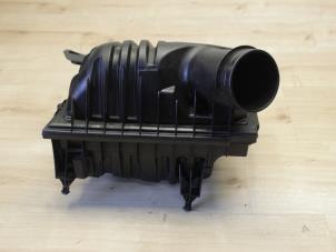 Gebruikte Luchtfilterhuis Mini Mini (F56) 1.2 12V One Prijs € 77,35 Inclusief btw aangeboden door Miniparts24 - Miniteile24 GbR