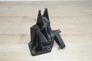 Gebruikte Versnellingspook BMW Mini One/Cooper (R50) 1.6 16V One Prijs € 47,60 Inclusief btw aangeboden door Miniparts24 - Miniteile24 GbR