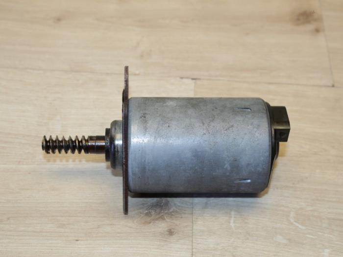 Gebruikte Nokkenas Verstelling Mini Mini (R56) 1.4 16V One Prijs € 41,65 Inclusief btw aangeboden door Miniparts24