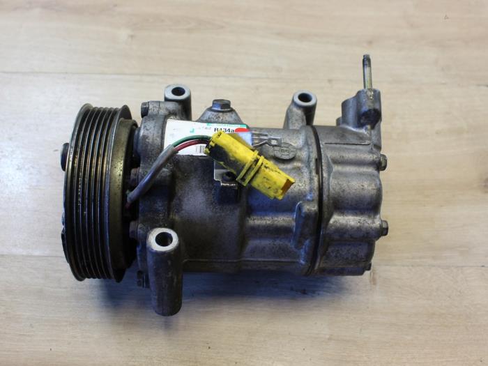 Gebruikte Aircopomp Mini Clubman (R55) 1.6 16V John Cooper Works Prijs € 83,30 Inclusief btw aangeboden door Miniparts24