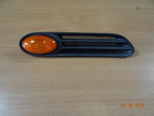 Gebruikte Knipperlicht Scherm rechts-voor BMW Mini One/Cooper (R50) 1.6 16V One Prijs € 15,00 Margeregeling aangeboden door Miniparts24 - Miniteile24 GbR