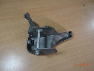 Gebruikte Versnellingsbak Steun Mini Cooper Prijs € 25,00 Margeregeling aangeboden door Miniparts24 - Miniteile24 GbR