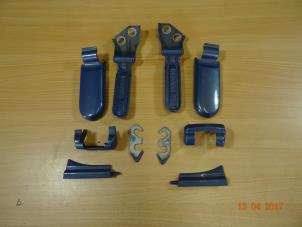 Gebruikte Kofferdeksel Scharnier BMW Mini One/Cooper (R50) 1.6 16V Cooper Prijs € 60,00 Margeregeling aangeboden door Miniparts24 - Miniteile24 GbR