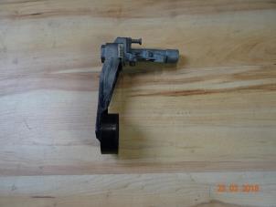 Gebruikte Spanrol Multiriem Mini Clubman (R55) 1.6 16V Cooper Prijs € 20,00 Margeregeling aangeboden door Miniparts24 - Miniteile24 GbR