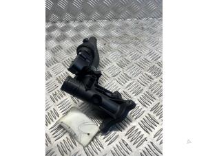 Gebruikte Thermostaathuis Mercedes C (W205) C-200 1.6 CDI BlueTEC, C-200 d 16V Prijs € 55,00 Margeregeling aangeboden door APST