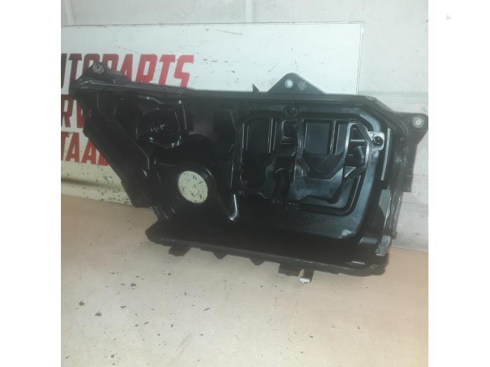 Afdekplaat motor van een Vauxhall Vivaro B Combi 1.6 CDTI 115 2016