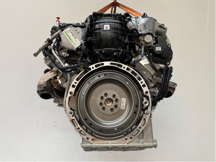 Motor van een Mercedes-Benz SL (R231) 63 AMG V8 32V 2016