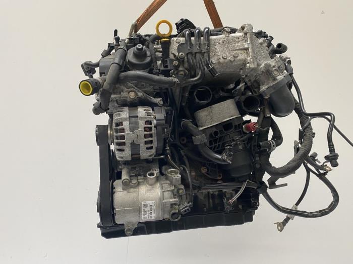 Motor Volkswagen Golf