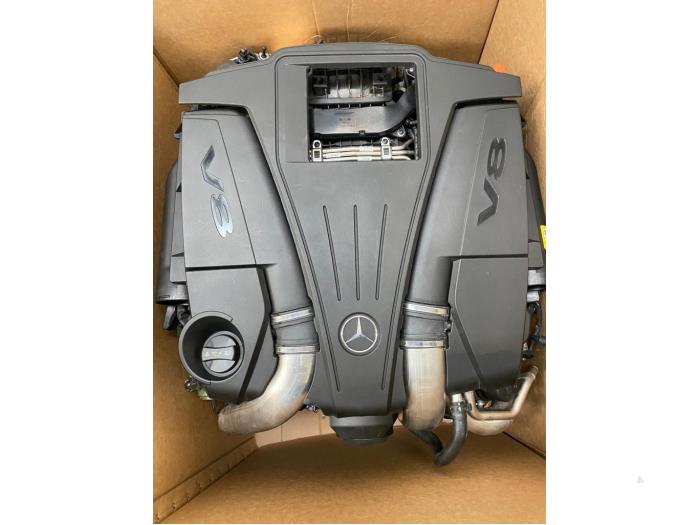 Motor van een Mercedes-Benz SL (R231) 500 4.7 V8 32V 2011