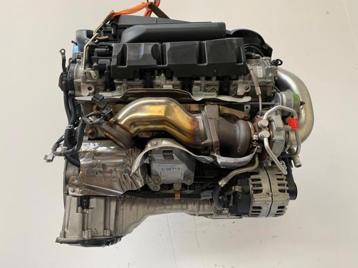 Motor van een Mercedes-Benz SL (R231) 500 4.7 V8 32V 2011