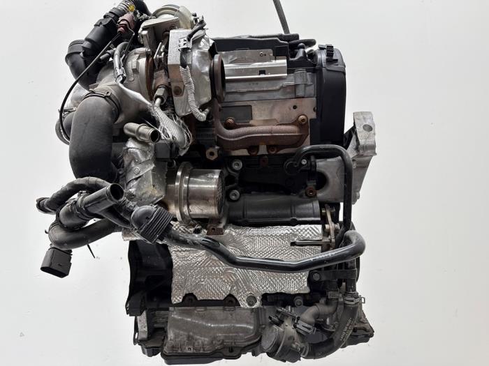 Motor Volkswagen Golf