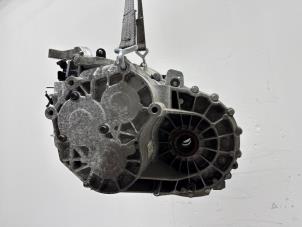 Gebruikte Automaatbak Ford Transit 2.0 TDCi 16V Eco Blue 105 Prijs op aanvraag aangeboden door Jonker - Huissen B.V.