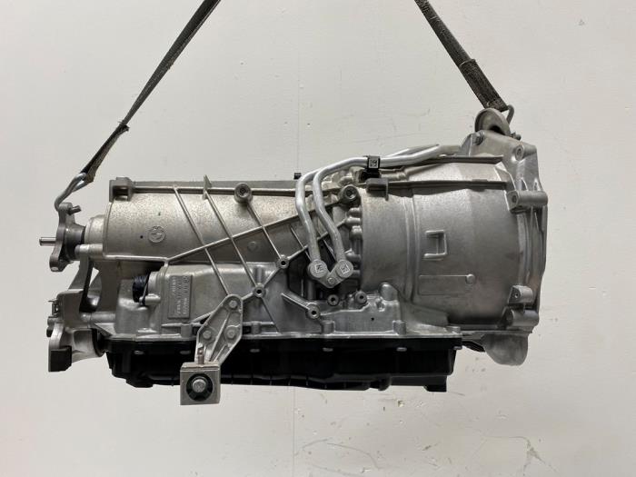 Versnellingsbak van een BMW 5 serie (G60) 520d 48V 2.0 TwinPower Turbo 16V 2023