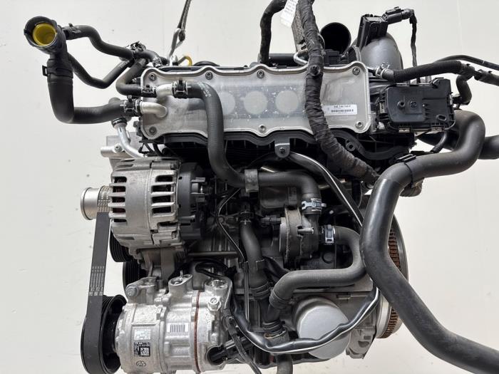 Motor Volkswagen Golf