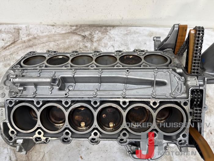 Motor Mercedes S-Klasse 279980 - صورة 8