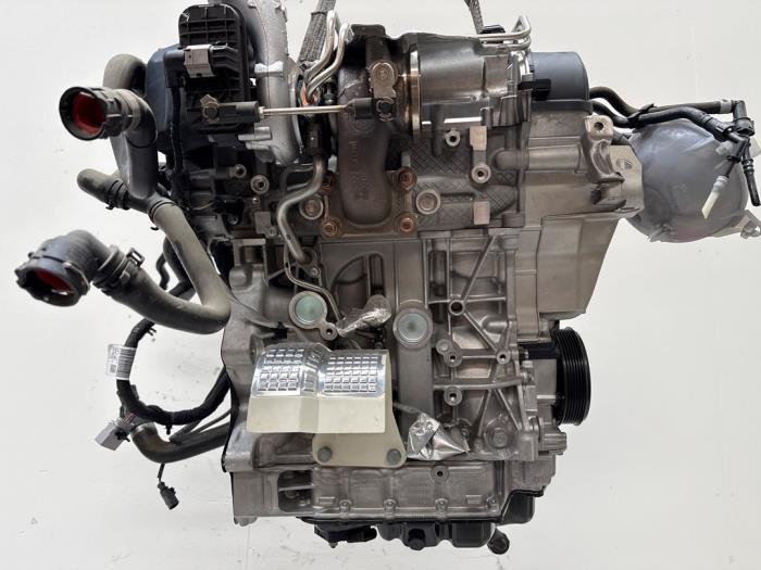 Motor Volkswagen Golf