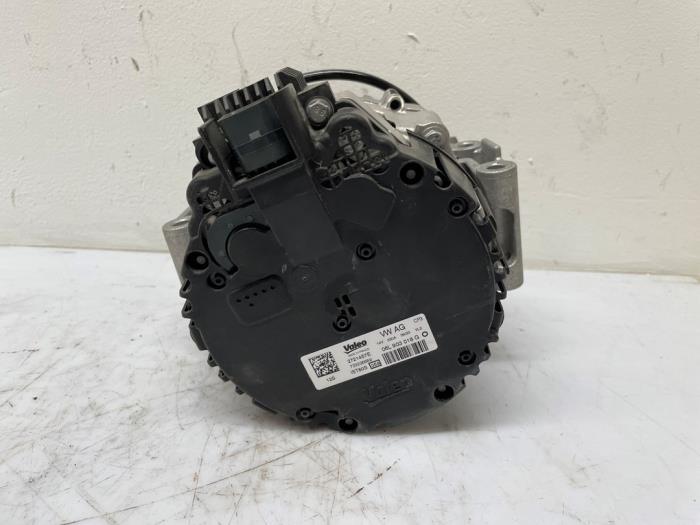 Dynamo van een Audi Q5 Sportback (FYS/FYT) 2.0 40 TFSI 16V Mild Hybrid Quattro 16V 2023