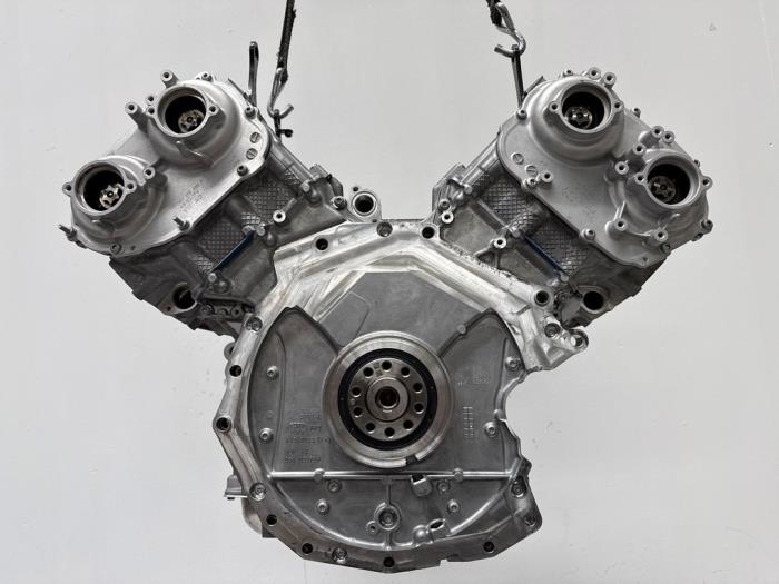Motor Audi Q8