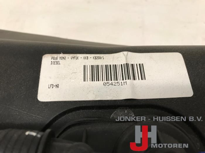 Adblue tank Volkswagen Passat DFH - Photo 6
