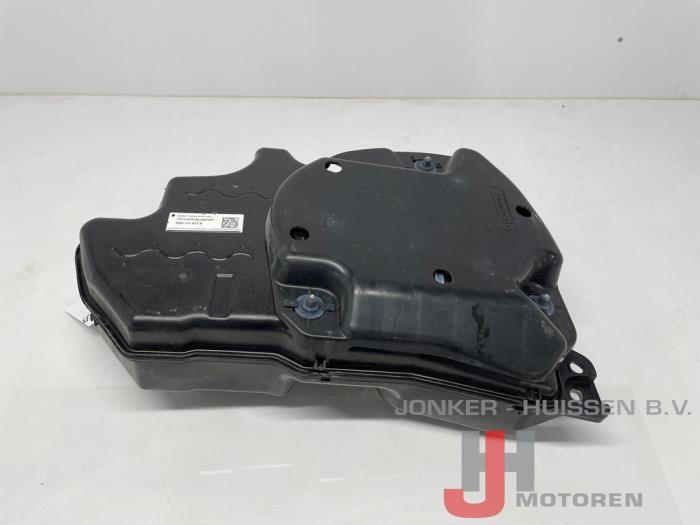 Adblue tank Volkswagen Touran DFG - 照片 4