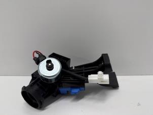 Nieuwe Contactslot elektronisch Fiat 500X (334) 1.4 Multi Air 16V 4x4 Prijs op aanvraag aangeboden door Jonker - Huissen B.V.