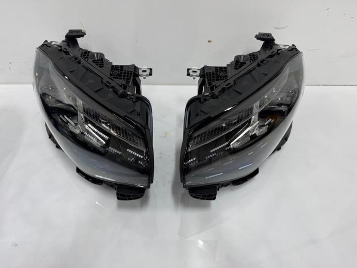 Koplampset links+rechts Mercedes CLA